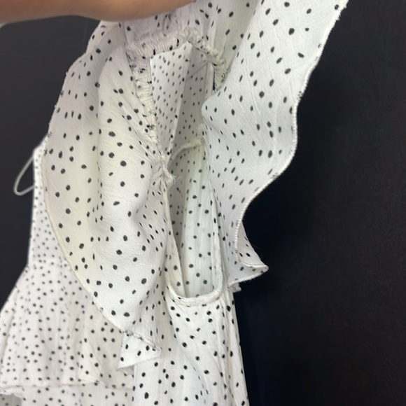 Cute polka dot off white and black bare shoulder top size small scoop neck - Picture 9 of 9